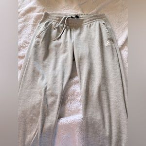 gray adidas sweatpants women’s m